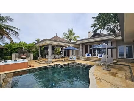 villa dans un prestigieux domaine de golf de bel ombre - mzimc827