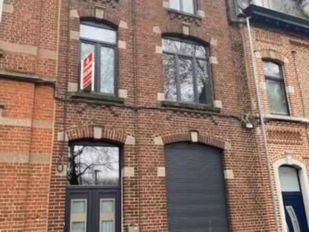 maison d'habitation avec permis pour transformation en 2 log
