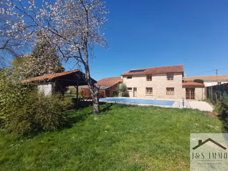 vente maison 6 pièces 178 m² à saint-claud (16450)  220 000 €