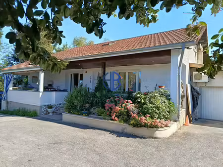 belle villa  très belles prestations  lieudieu