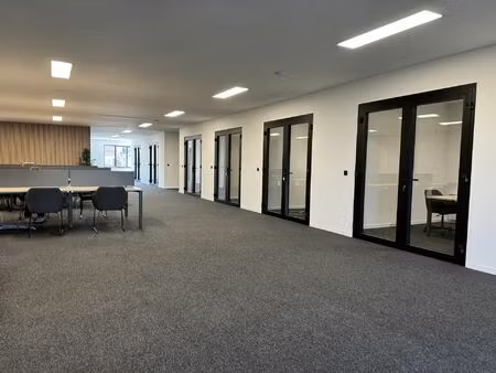 bureaux à louer à sint-pieters-leeuw (vbc33510)