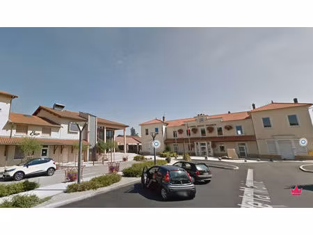 t3 au 1er et dernier étage avec terrasse