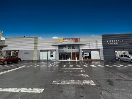 location local commercial