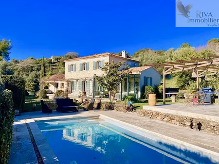 vente maison 8 pièces 200 m² à evenos (83330)  950 000 €