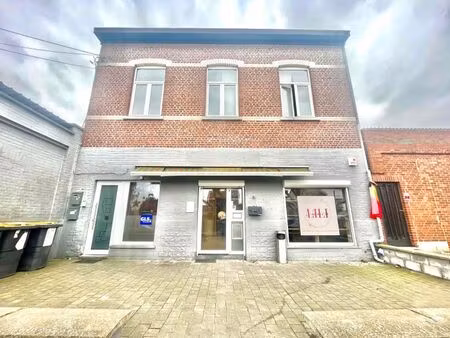 beau commerce ou bureau à louer