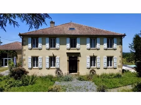 maison de campagne avec dépendances et terres