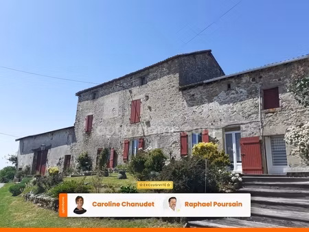 belle maison en pierre de 185m2 habitable avec granges sur 3325 m2 de terrain attenant