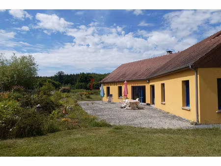 maison ecologique de plain-pied sur plus d'1 ha de terrain
