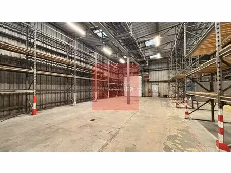coignieres (78) a louer entrepot 551 m²
