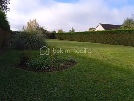 terrain de 960 m² à monnaie