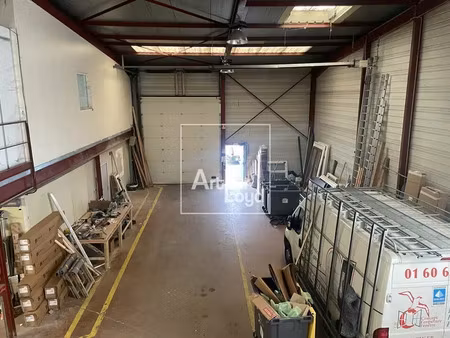 local d'activite avec bureaux a louer