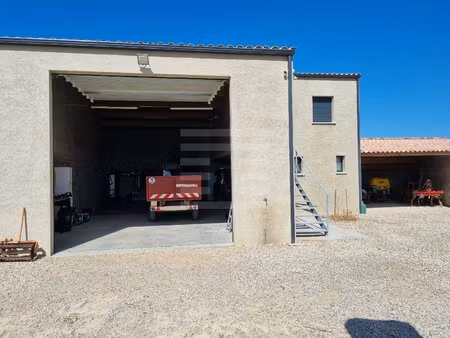 entrepôts et bureaux