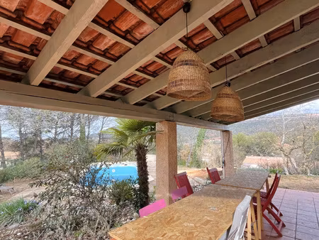 maison t5 de 107m2 sur 1500 m2 de terrain avec piscine & ate