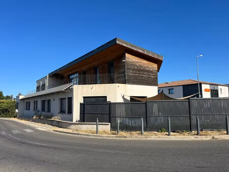 location bureau 29 m² à éguilles (13510)