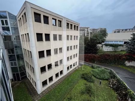 location bureau 508 m² à villeurbanne (69100)