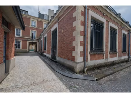 vente bureaux et commerces à flers (61100) : à vendre / 216m² flers