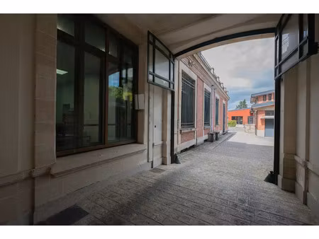 vente bureaux et commerces à flers (61100) : à vendre / 244m² flers