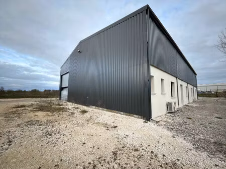 location commerce 215 m² à cancon (47290)