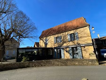 restaurant à vendre ( murs et fond)