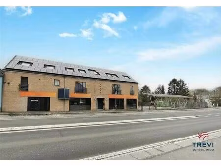 superbe surface commerciale avec entrepot