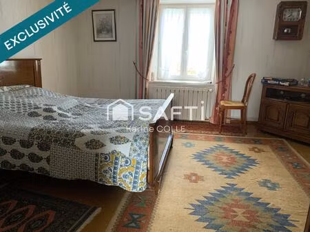 maison avec jardin clôturé