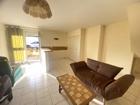 village entre limoux et carcassonne. villa scindée en deux l