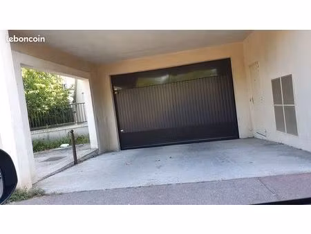 place de parking en sous sol