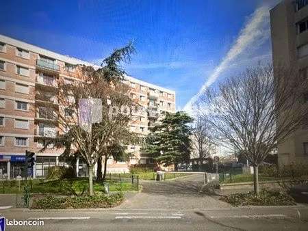boulangerie/pâtisserie 303 m²