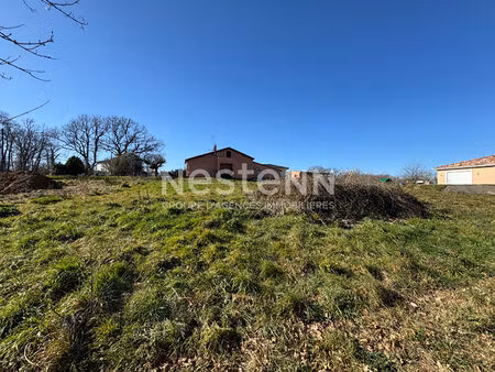 a vendre proche auterive: terrain de 482 m2 viabilise  libre de tous constructeurs