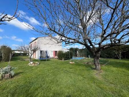 vente maison 7 pièces 118 m² saint-hippolyte (17430)