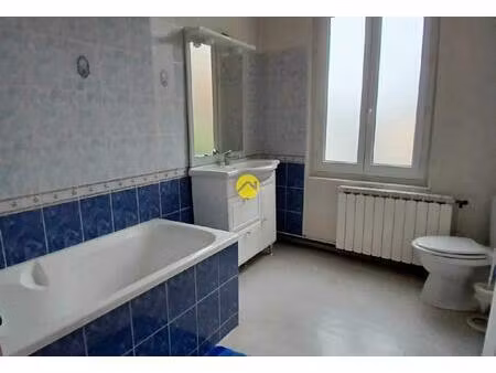 vente maison 10 pièces 100 m² commentry (03600)