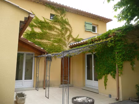 villa mitoyenne avec jardin et garage