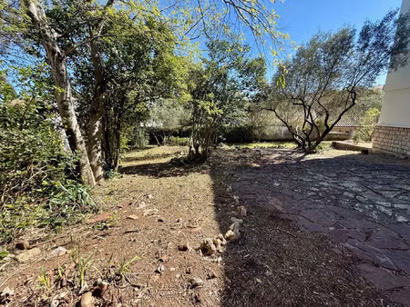 terrain constructible de 391 m2 viabilisé