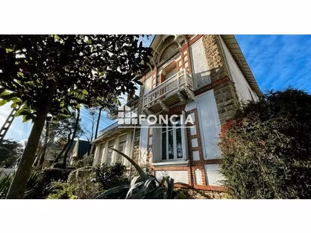 villa de luxe à vendre dans le quartier centre-benoît