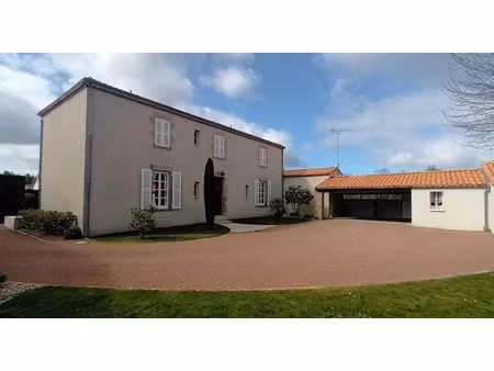 vente propriété 6 pièces 165 m² à la ferriere (85280)  419 000 €