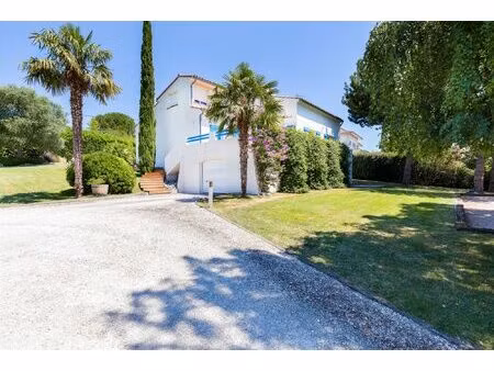 villa avec de belles prestations