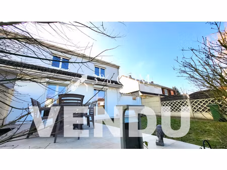 semi-individuelle  3 chambres  jardin  garage en secteur calme !!