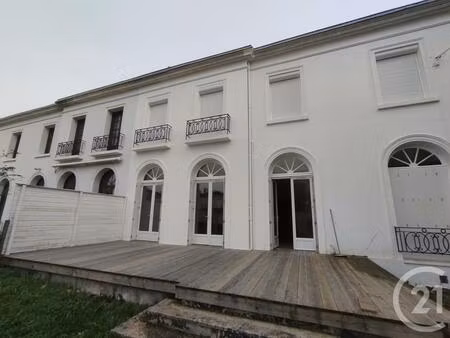 location maison 6 pièces 196 m² à saint-vivien-de-médoc (33590)