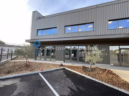 location locaux professionnels 30 m² à le thor (84250)  510 €