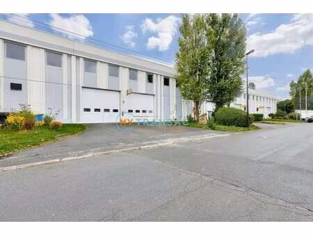 location local commercial