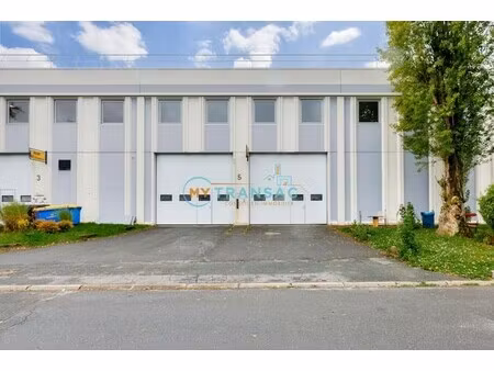 location local commercial