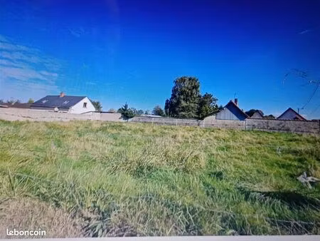 terrain à bâtir 900 m2 à maigneville bien situé