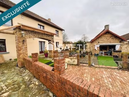 maison 9 pièces 270 m²