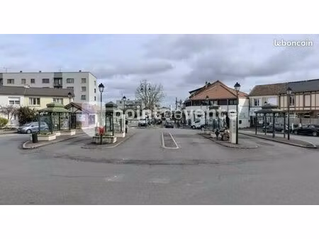 commerce santé 100 m²