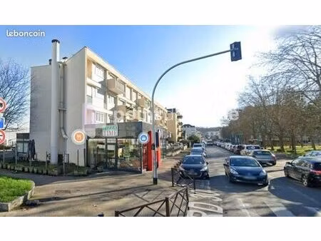 boulangerie/pâtisserie 85 m²