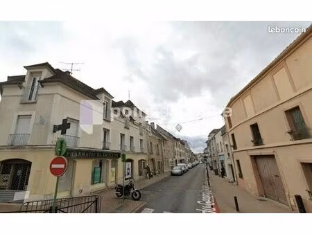 commerce chaussure/cuir 30 m²