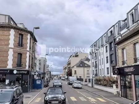 local commercial 270 m²