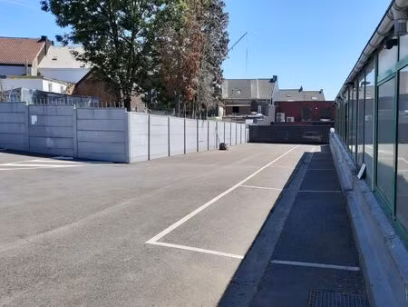 jumet a vendre 14 parking + 1 garage securisè