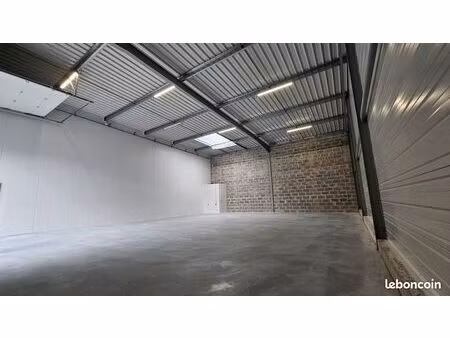 local 158 m² oissel