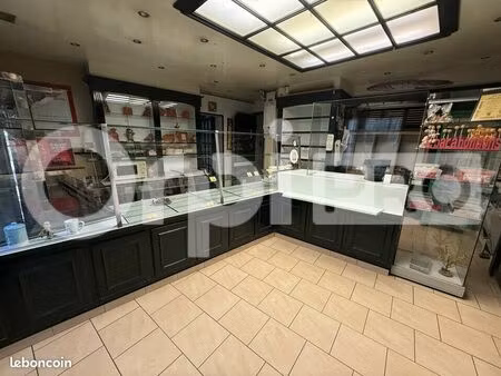 fonds de commerce 295 m²